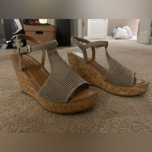 franco sarto wedges